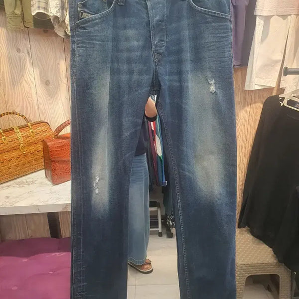 [BUNJANG] Diesel Darron Men's Slim Tapered Washed Denim Jeans / 디젤(Diesel) 정품 DARRON 남성 슬림 테이퍼드 워싱 청