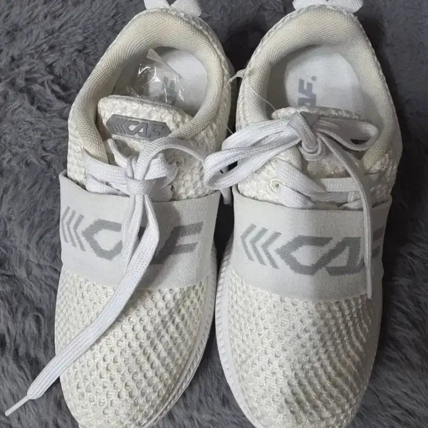 [BUNJANG] CAF White Mesh Sneakers Size 230 / CAF 흰색 메쉬 운동화. 230  1회착용