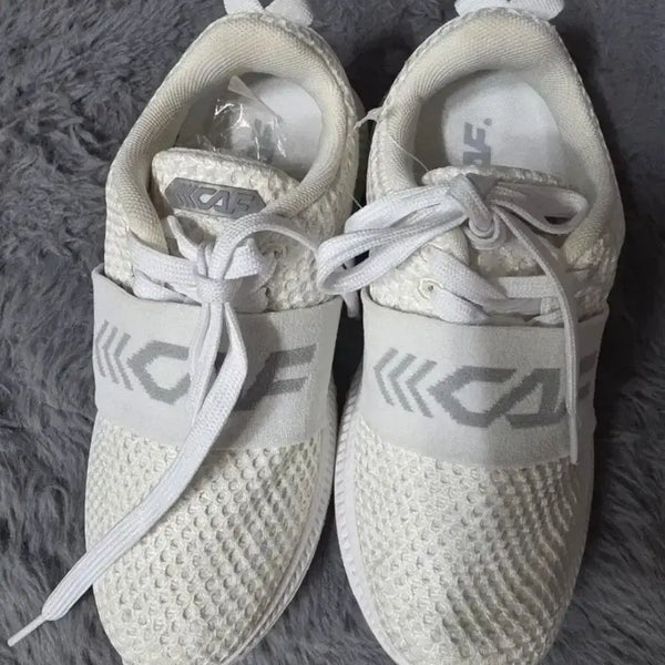 [BUNJANG] CAF White Mesh Sneakers Size 230 / CAF 흰색 메쉬 운동화. 230  1회착용