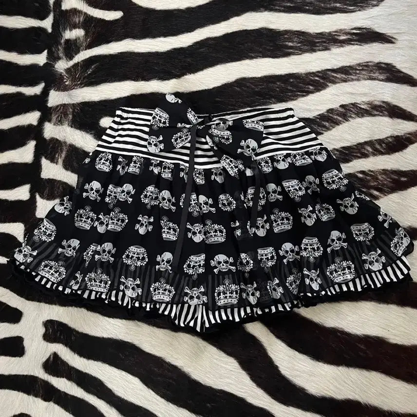 [BUNJANG] Algonquins Goth Punk Gothic Lolita Vintage Skirt / Algonquins 알곤퀸즈 빈티지 스커트 고스펑크 고스로리