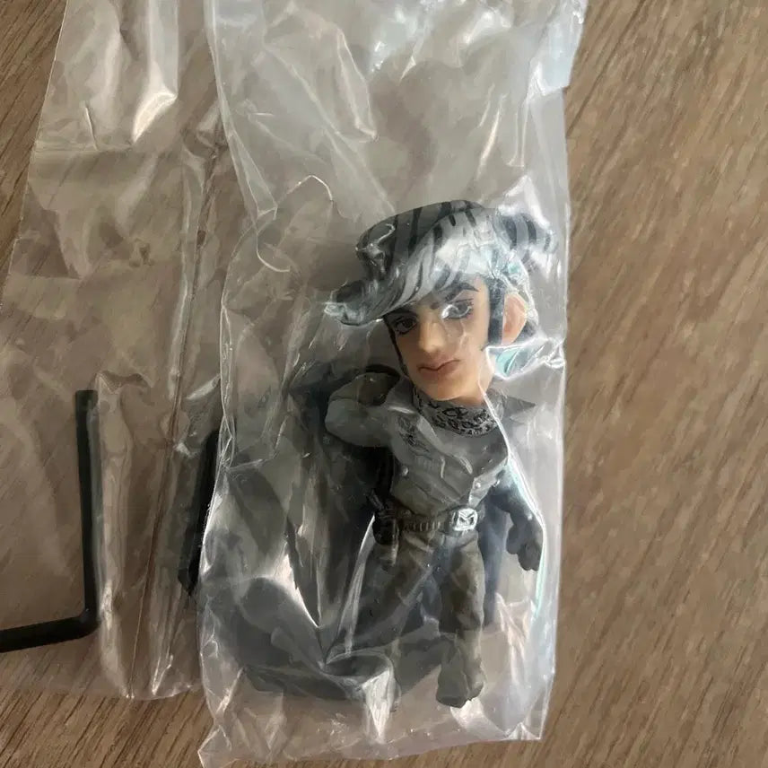 [BUNJANG] JoJo's Bizarre Adventure Steel Ball Run Mountain Team World Collectable Figure / 죠죠의 기묘한 모험 스틸 볼 런 마운틴 팀 월콜 피규어 죠죠