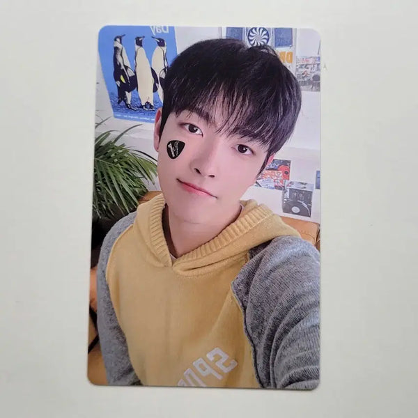 [BUNJANG] ATEEZ Hongjoong 2025 Season's Greetings Photocard / 에이티즈 홍중 2025 시즌그리팅 포토카드