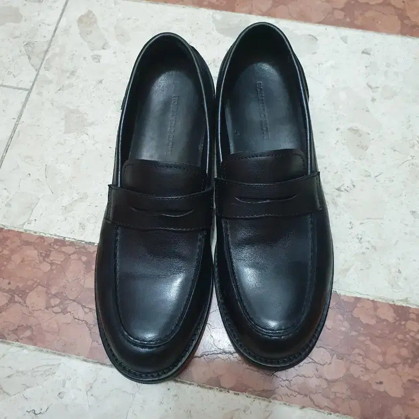 [BUNJANG] Romantic Move New Lug Loafers Horse Leather Black / 로맨틱무브 뉴 러그 로퍼 R24H212 (홀스레더 블랙) 275