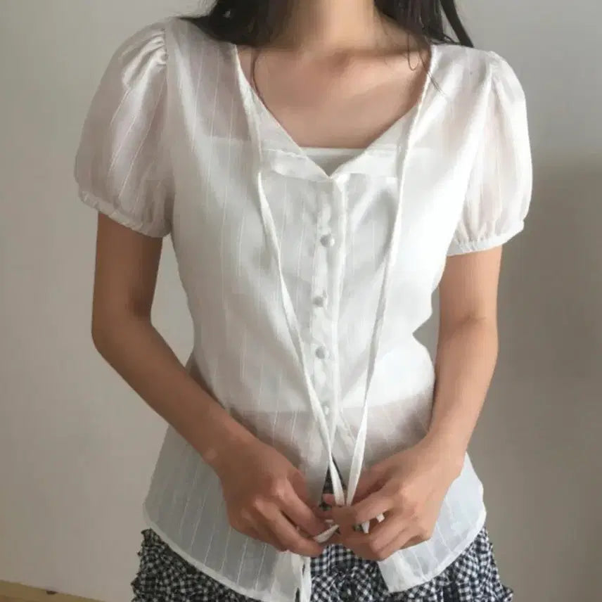 [BUNJANG] Trian Ribbon Button Round Blouse / 트리안 리본 버튼 라운드 블라우스