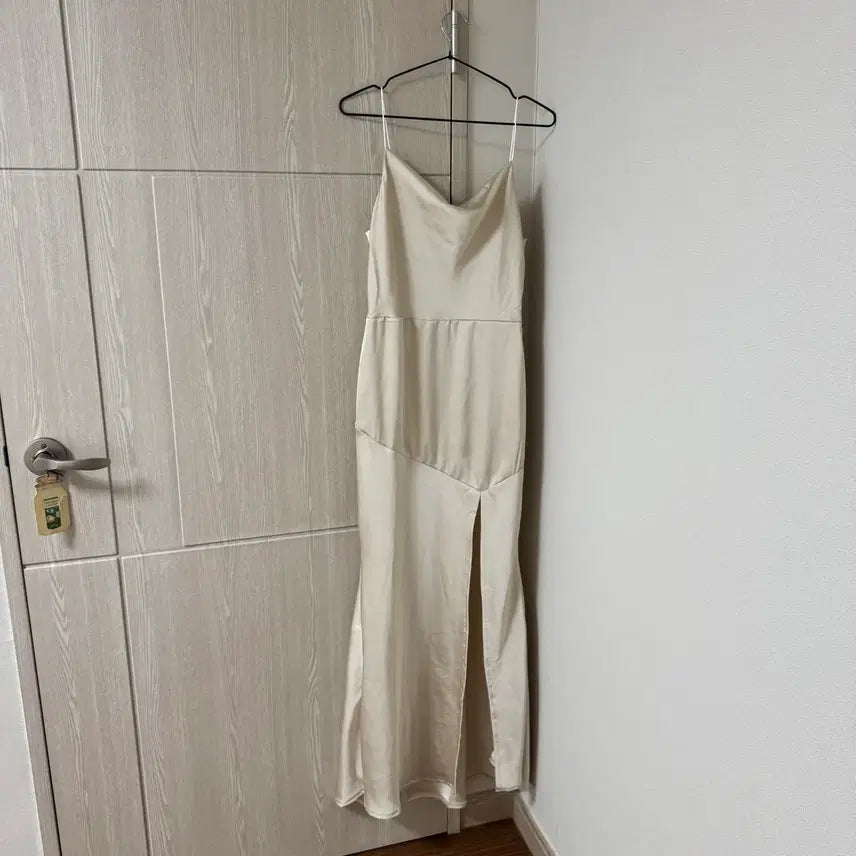 [BUNJANG] Ivory Satin Slip Long Dress / 아이보리 슬립 새틴 롱원피스