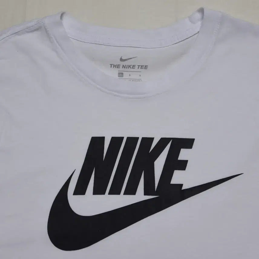 [BUNJANG] Nike Graphic Logo Short Sleeve T-Shirt (L) / 나이키 그래픽 로고 반팔 티셔츠 100 (L)