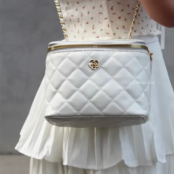 [BUNJANG] Rose Quilting Chain Crossbody Bag / 로즈 퀄팅 체인 크로스백