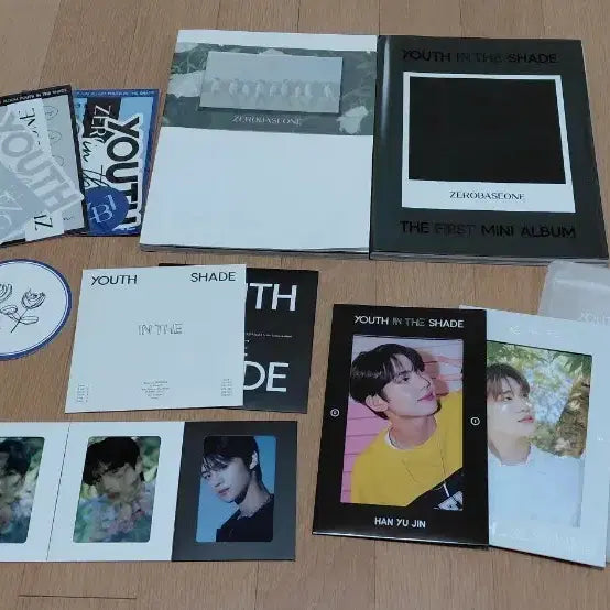 [BUNJANG] ZEROBASEONE Youth In The Shade Album & Merchandise Bundle Set / 제로베이스원 앨범 Youth In The Shade 구성품 일괄 판매