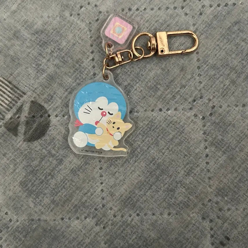 [BUNJANG] Doraemon Cat Holding Acrylic Keychain / 도라에몽 키링