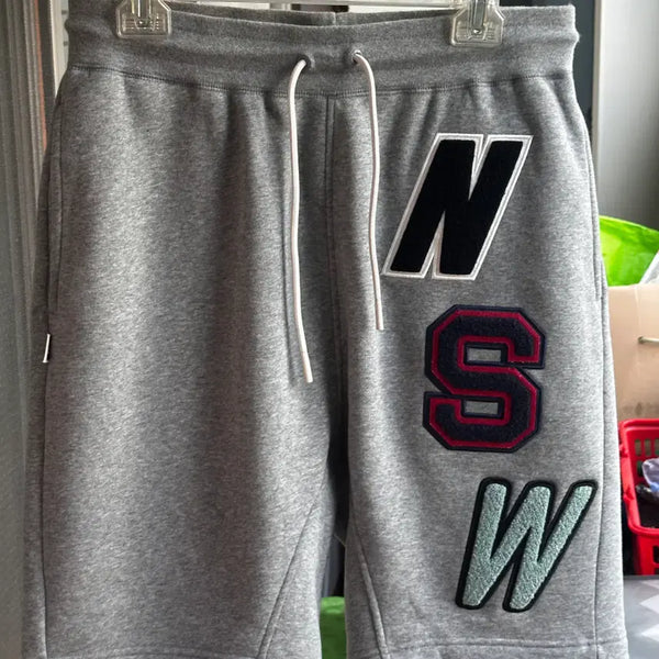 [BUNJANG] Nike NSW Varsity Patch Fleece Shorts - Grey / [Nike] 나이키 NSW 부클 바시티 와펜 플리스 반바지 그레이 (M/