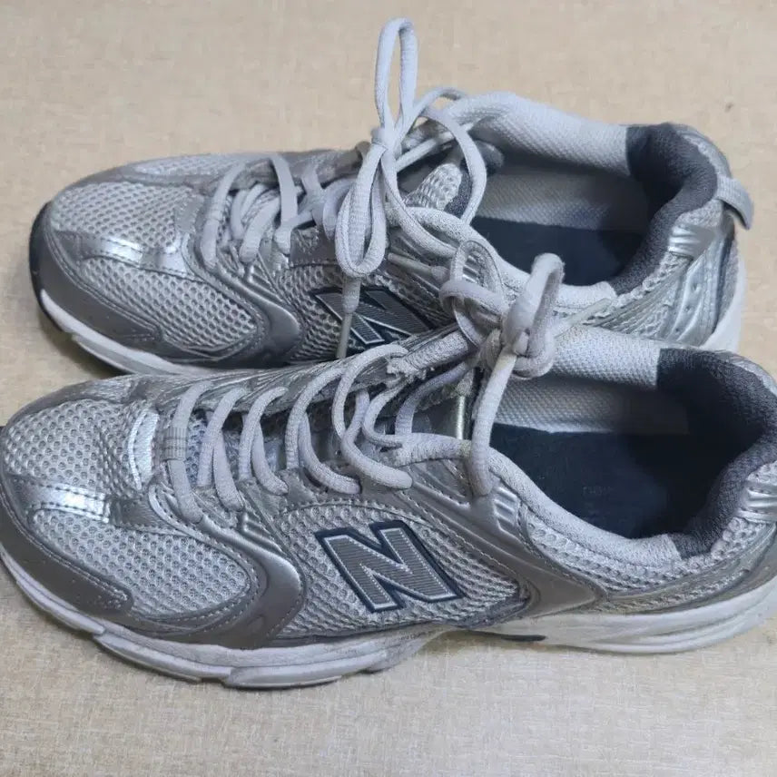 [BUNJANG] New Balance 530 Silver Sneakers (240) / 뉴발란스 530 실버 240