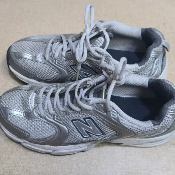 [BUNJANG] New Balance 530 Silver Sneakers (240) / 뉴발란스 530 실버 240