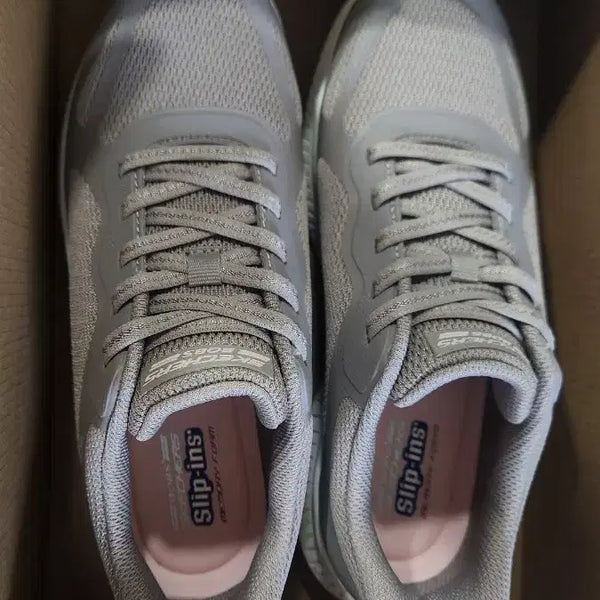 [BUNJANG] Skechers Slip-ins Sneakers Beige 245 / 스케쳐스 슬립인스 운동화 베이지 색상 245(새상품)