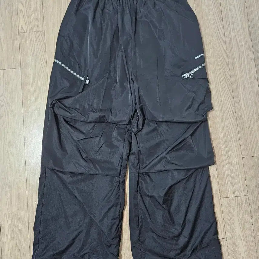 [BUNJANG] EA Wave Nylon Parachute Easy Pants Black / [m] 이에이 웨이브 나일론 파라슈트 이지 팬츠 블랙