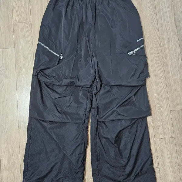 [BUNJANG] EA Wave Nylon Parachute Easy Pants Black / [m] 이에이 웨이브 나일론 파라슈트 이지 팬츠 블랙