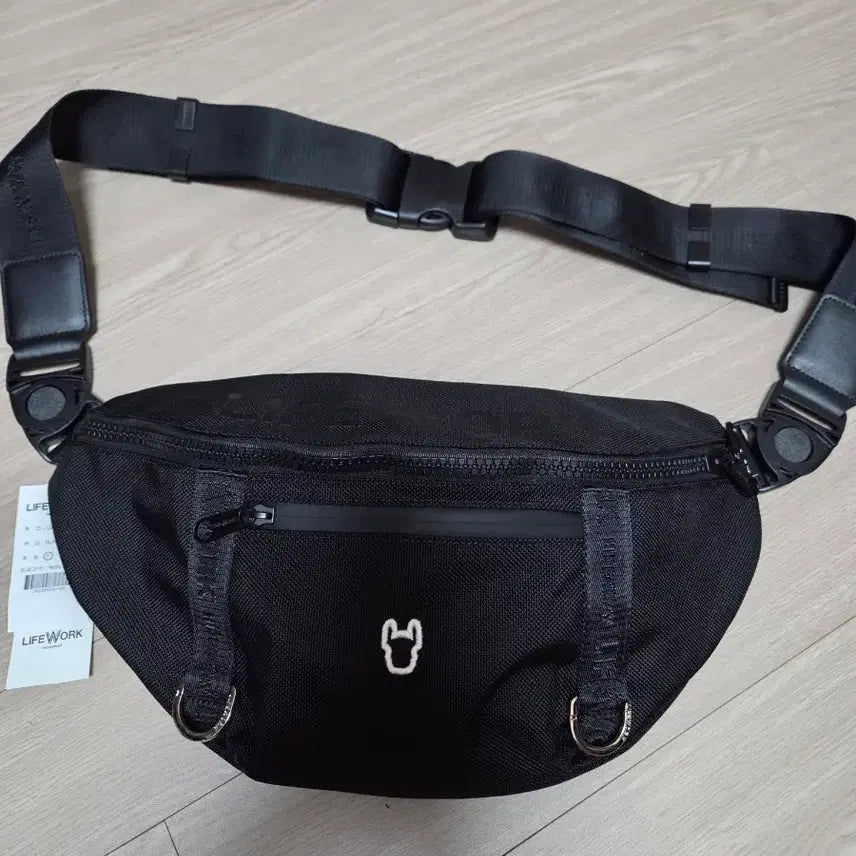 [BUNJANG] Lifework Waist Bag Sling Bag Crossbody Bag / 라이프워크 웨이스트백 슬링백 크로스백