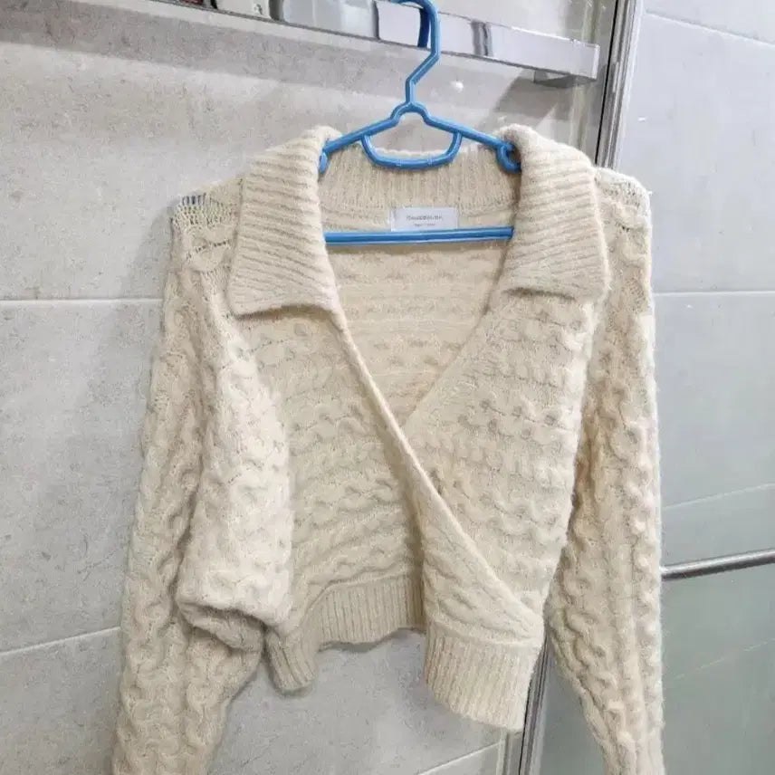 [BUNJANG] Ivory Wave Knit Cropped Sweater / 아이보리 물결 니트