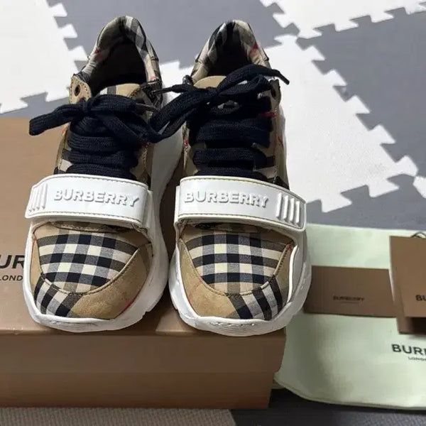 [BUNJANG] Burberry Check Sneakers / 버버리 체크 스니커즈