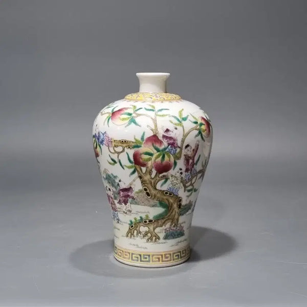 [BUNJANG] Qianlong Period Polychrome Enamel Eight Immortals Peach Vase / 건륭년제 분채 팔선헌도문 매병.  높이 20.5cm