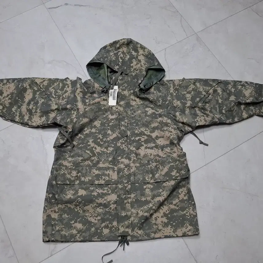 [BUNJANG] ECWCS Gore-Tex Parka UCP Medium Short (MS) / ECWCS 고어텍스 파카 UCP Medium Short(MS)
