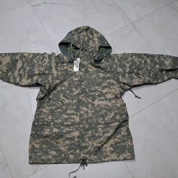 [BUNJANG] ECWCS Gore-Tex Parka UCP Medium Short (MS) / ECWCS 고어텍스 파카 UCP Medium Short(MS)