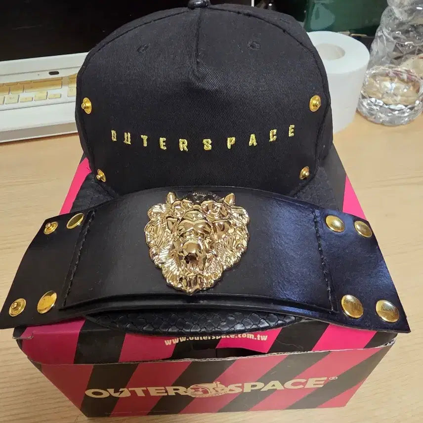 [BUNJANG] OUTER SPACE Gold Lion Bracelet Cap (Detachable, New) / OUTER SPACE 골드 라이언 브라이슬릿 캡(탈부착)(새상품)대만제품