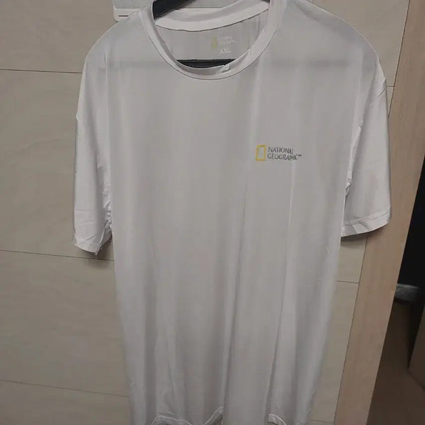 [BUNJANG] National Geographic Short Sleeve T-Shirt White XXL / 내셔널지오그래픽 반팔티 화이트 XXL 새상품
