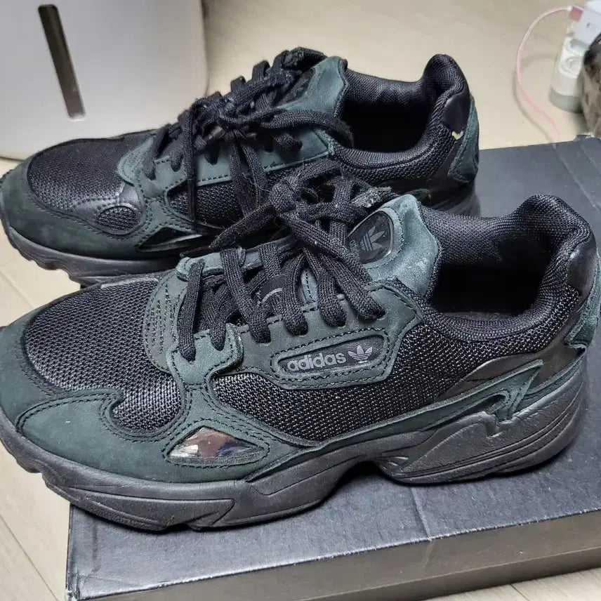 [BUNJANG] Adidas Falcon Black Sneakers 225mm / 아디다스 팔콘 검정색 운동화 225mm 상태좋음