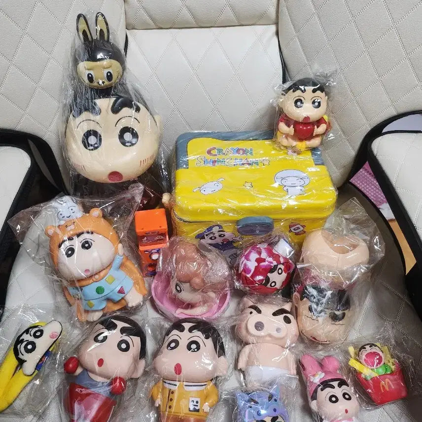 [BUNJANG] Crayon Shin-chan Figures & Merchandise Set / 짱구는못말려 피규어 및 굿즈 세트 팝니다.