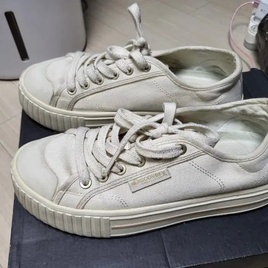 [BUNJANG] Discovery Sneakers White 245mm / 디스커버리 운동화 화이트 245mm 상태좋음