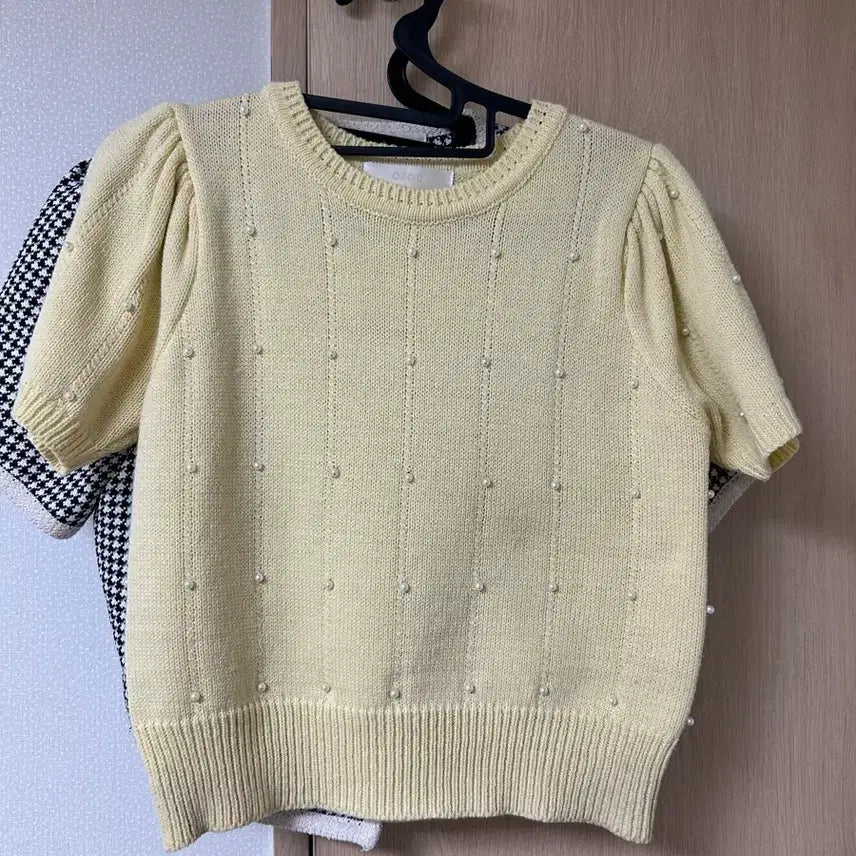 [BUNJANG] Pearl Embellished Knit Top / Free오조크 펄 장식 니트 진주