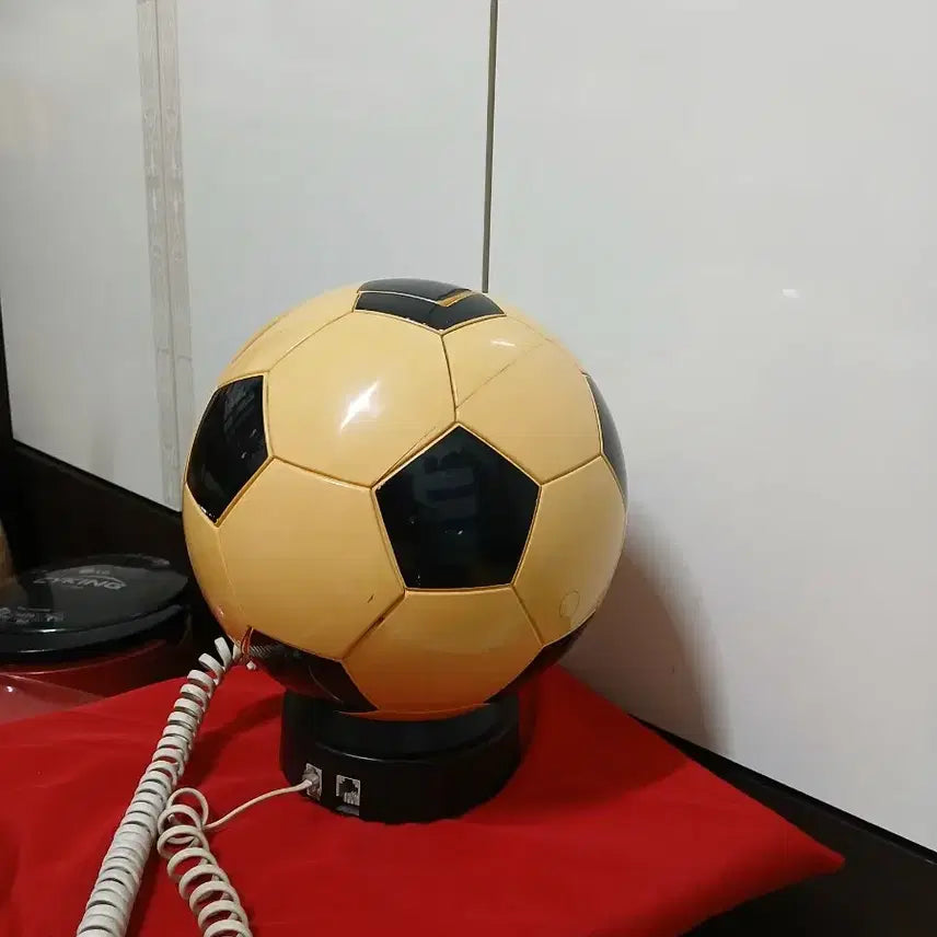 [BUNJANG] Soccer Ball Shaped Corded Phone / 축구공 전화 수신됨