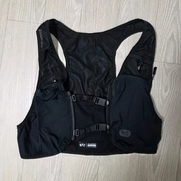 [BUNJANG] Arc'teryx Running Vest - Black - Size M / ARC 러닝베스트 M사이즈 판매