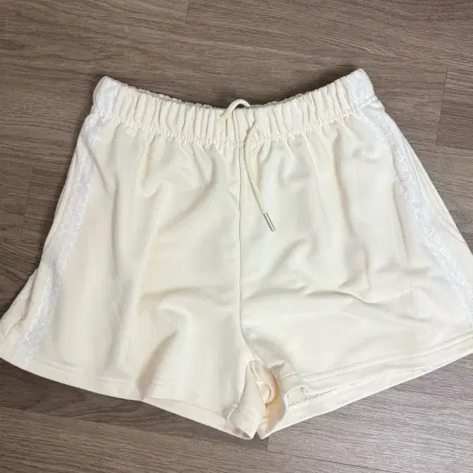 [BUNJANG] KWL Seoul Lace Training Shorts Cream / KWL seoul 레이스 트레이닝 팬츠 반바지 크림