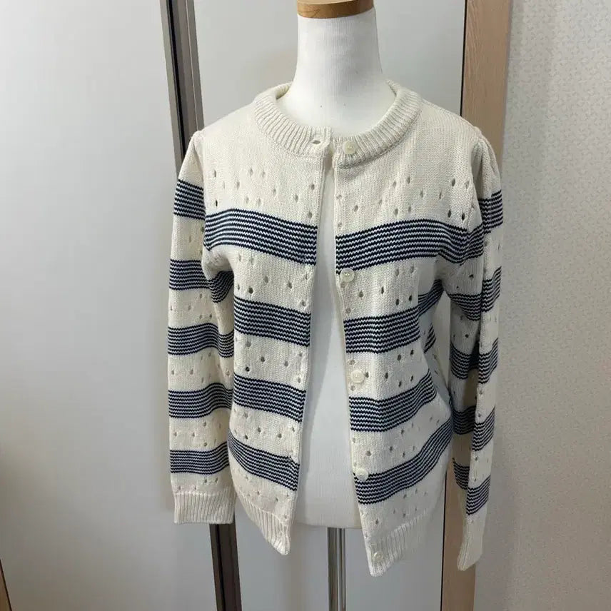 [BUNJANG] Ivory Navy Stripe Punching Cardigan / 아이보리 네이비 스트라이프 펀칭가디건