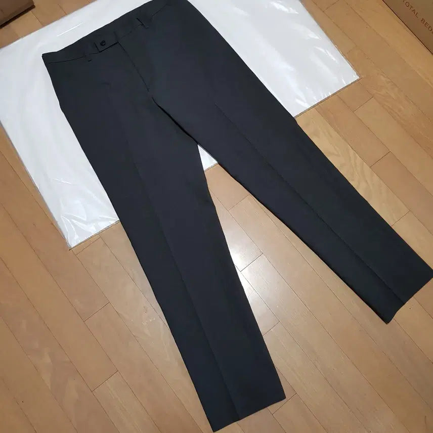 [BUNJANG] Uniqlo Japan Men's Summer Ultra Light Slacks Pants Charcoal Grey / 새옷 /일본판 유니클로 울라이크 여름 슬랙스팬츠/626-와3