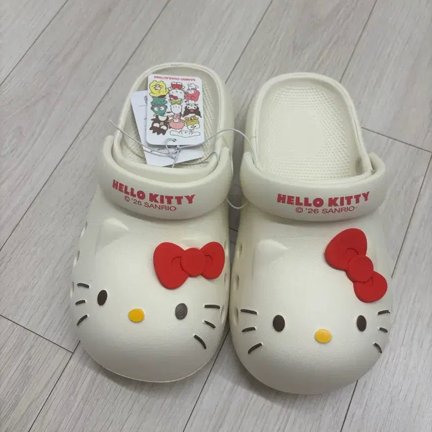 [BUNJANG] Sanrio Hello Kitty Crocs Summer Slippers / 새상품 산리오 헬로키티 크록스 여름 슬리퍼