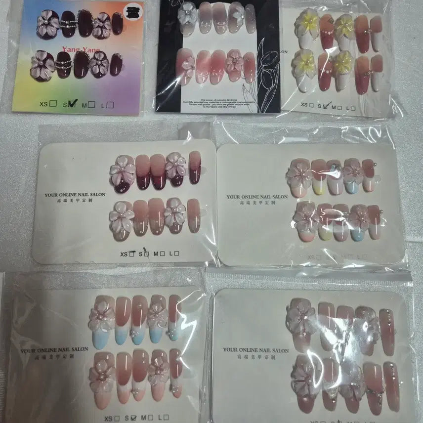 [BUNJANG] Luminous Flower Tip Nail Tips - Small Size / 야광 꽃팁 네일팁 스몰사이즈