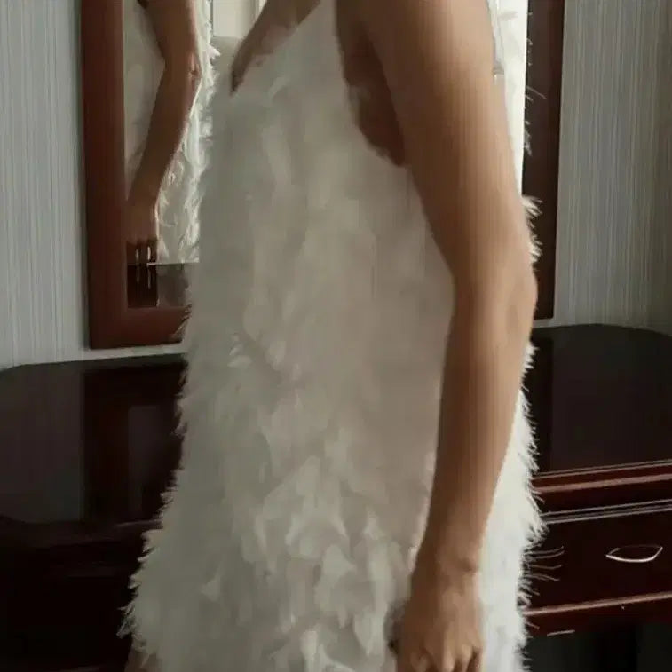 [BUNJANG] White Feather Trimmed Dress - Size M / 화이트 테슬.깃털 원피스M