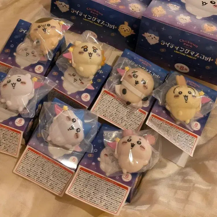 [BUNJANG] Chiikawa Park Light Keyring Mascot Figure Complete Set / 치이카와파크 라이트키링마스코트피규어 전종현물판매(우사기하치와레랏코시사카니