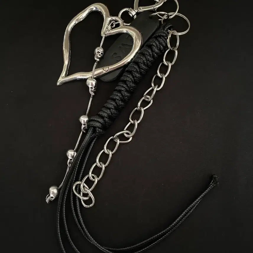 [BUNJANG] Heart Long Strap Keyring with Skull Charm / 하트 롱 스트랩 키링