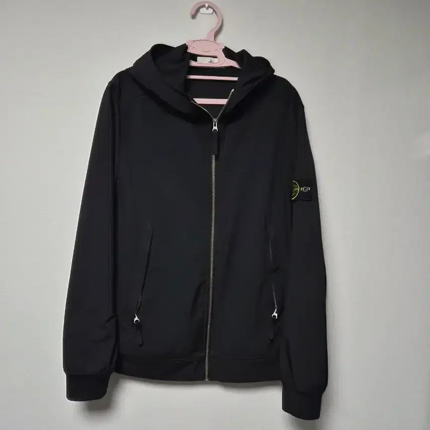 [BUNJANG] Stone Island Softshell Hooded Zip-Up Jacket / 스톤아일랜드 소프트쉘 후드집업 자켓
