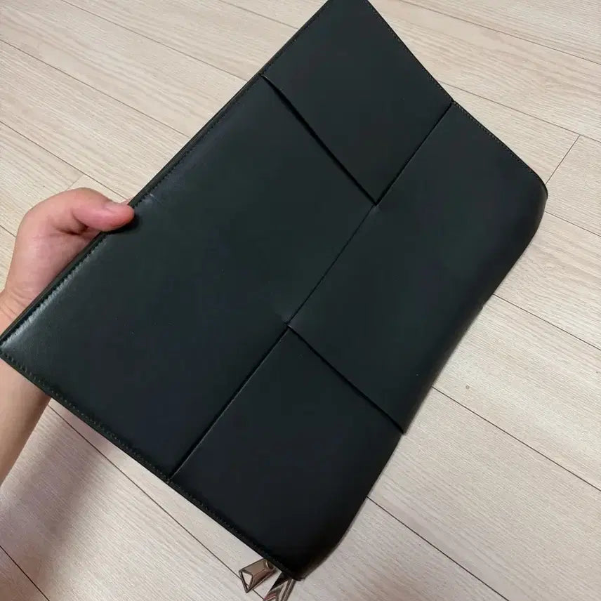 [BUNJANG] Bottega Veneta Arco Document Clutch Dark Moss / 보테가베네타 아르코 도큐먼트 클러치 새상품급