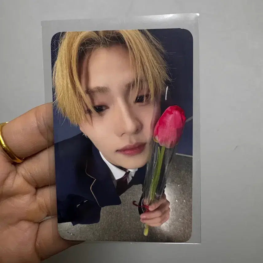 [BUNJANG] Aldi One Lee Sang-won Makestar Lucky Draw Tulip Photocard / 알디원 상원 메이크스타 충칭 팬사인회 특전 튤립 포카 +상원 컨페티
