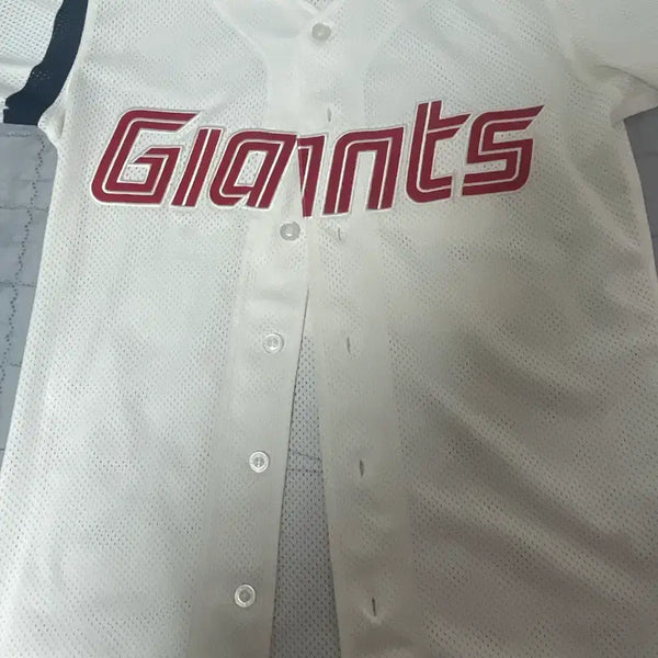 [BUNJANG] Lotte Giants Yoon Dong-hee Marked Home Authentic Jersey with Son Sung-bin Autograph / 롯데자이언츠 유니폼 윤동희 마킹 손성빈 싸인