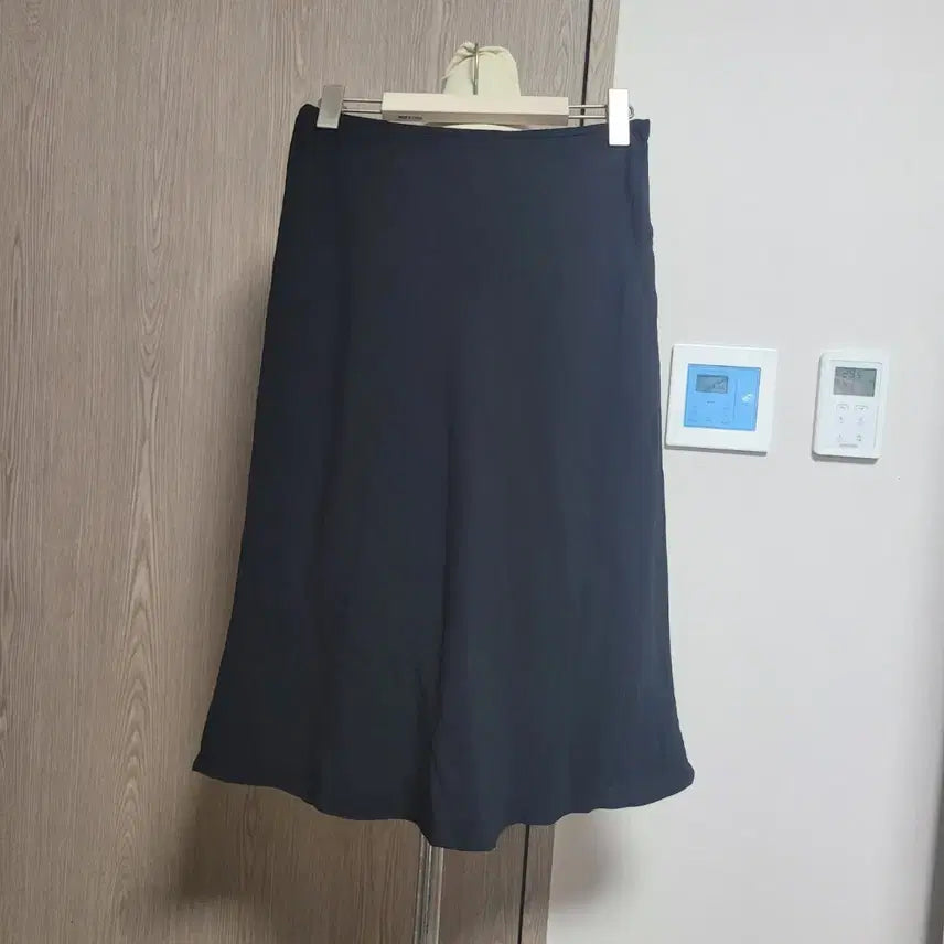 [BUNJANG] Giorgio Armani Black A-Line Midi Skirt / 가격제안행사!!  조르지오 아르마니 블랙 A라인 스커트