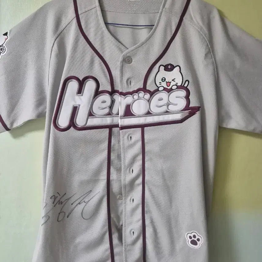 [BUNJANG] Kim Sung-jin Autographed Baseball Uniform (Gray, Size 95) / 김성진 학사님의 영철이 그레이 유니폼 95 손마킹 팝니다