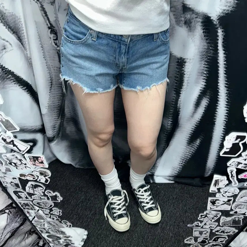 [BUNJANG] Levi's Studded Hot Pants Y2K / 리바이스 스터드 숏팬츠 핫팬츠 갸루 y2k