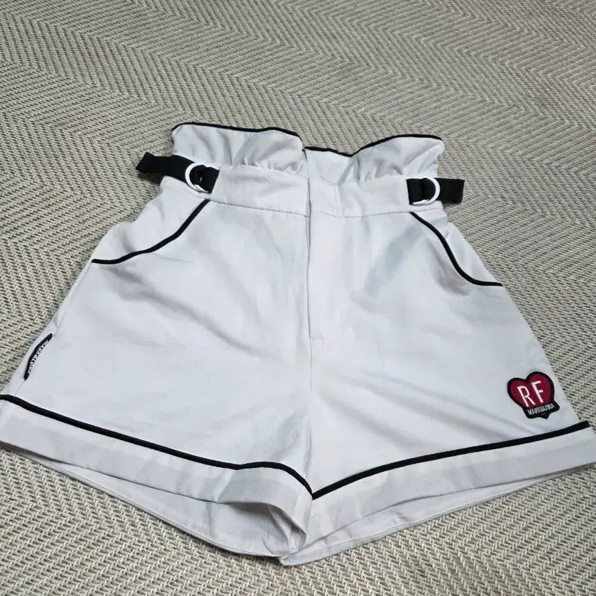 [BUNJANG] Mark &ロナ RF Heart Logo Hot Pants White / 24.25)마크엔로나 RF 하트 로고 핫팬츠 화이트