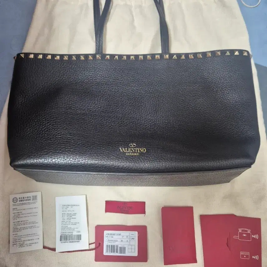 [BUNJANG] Valentino Rockstud Tote Bag Black Leather Shoulder Bag / 발렌티노 가방 락스터드 토트백 블랙 정품 가방 숄더백